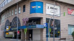 La juguetera se encuentra en el centro comercial Camelias.