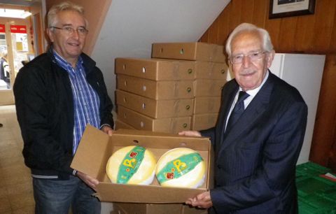 Ganaderos que secundaron la huelga elaboraron quesos con leche producida durante ese per�odo y los donaron a la Cocina Econ�mica
