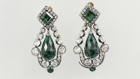 Par de pendientes de esmeralda de María Luisa