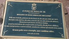 Placa dedicada a las mujeres de Manos Solidarias en San Clodio