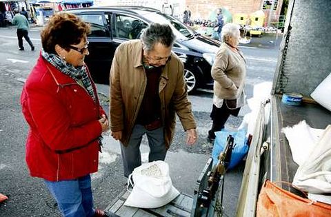 Un solo tratante acudi� ayer a Baio para adquirir fabas asturianas plantadas en la zona.