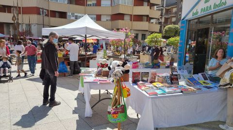 La Festa dos Maios de O Barco incluy una feria de artesana