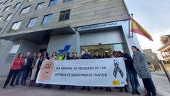 Minuto de silencio en memoria de las v�ctimas en carretera celebrado en la Jefatura Provincial de Tr�fico de Pontevedra