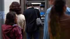 Llamada de la ANC y �mnium a retirar dinero como medida de presi�n