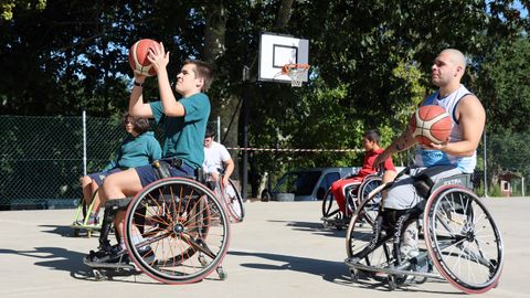 As Xornadas de Leo levan o deporte adaptado o CEIP O Mosteiro