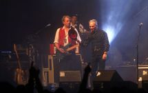 El p�blico reunido en A Pobra levant� la voz al ver aparecer a Kevin Weatherill en el escenario. 