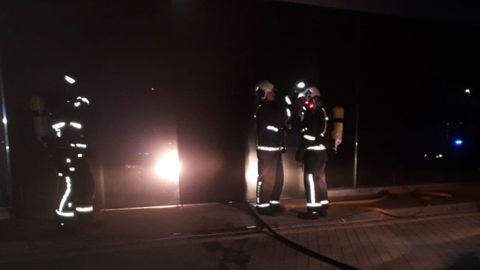 Bomberos en un incendio, en una imagen de archivo