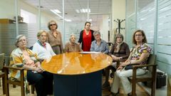 De izquierda a derecha; Mar�a Teresa Mart�nez, Teresa Gonz�lez, Irma Ayala, �ngela Sim�n, Ana Llaneza, Gely Gonz�lez, Paula Marina y Pilar �lvarez en el Centro Covadonga