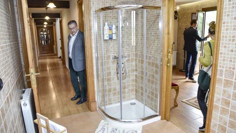 Casa de Horta, una de las viviendas más exclusivas de la comarca, nos abre sus puertas.El inmueble cuenta con cinco baños nuevos y completamente equipados