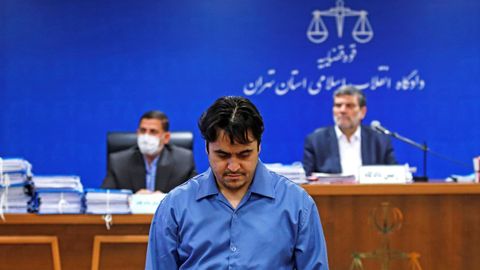 El periodista Ruhola Zami, durante su juicio en junio en un tribunal de Teher�n