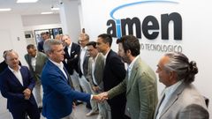 El presidente de la Xunta, Alfonso Rueda, en su llegada a la inauguraci�n de Aimen en O Porri�o.