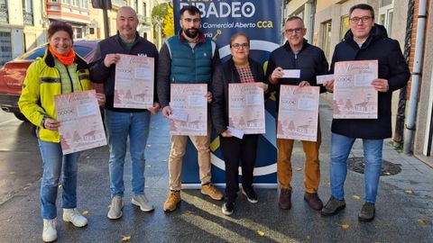 La presentaci�n de la Festa do Comercio de Acisa; de izquierda a derecha, la concejala Marta Saiz; Pablo Posada, de Gesti�n Gratelu; Jes�s P�rez, gerente de Acisa; Carmen Cruzado, presidenta de Acisa; Roberto Ramos, CEO de BeOne, y Daniel Vega, alcalde de Ribadeo