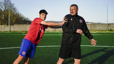 Roi coincide con su padre, Fernando, en el campo de Alb�n