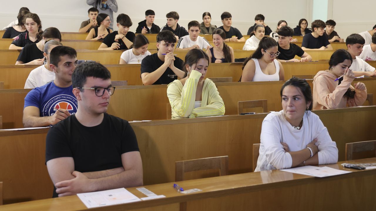 Menos de 50 carreras siguen abiertas después del cuarto llamamiento de matrícula en las universidades gallegas