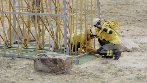 Bomberos de los Pases Bajos participan en una misin de formacin en el Centro Integral de Loita contra o Lume, en el concello ourensano de Ton