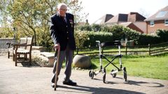 Un veterano de guerra brit�nico recauda cinco millones para el sistema sanitario de su pa�s