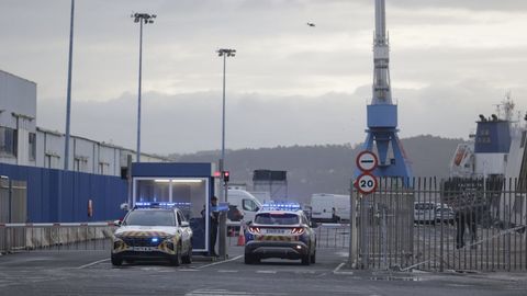 La Policía Portuaria mantiene cortado el acceso al muelle de Calvo Sotelo Sur
