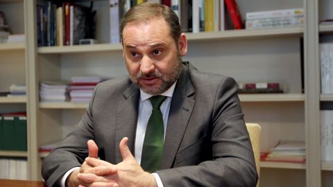 Jos� Luis �balos, ministro de Transportes