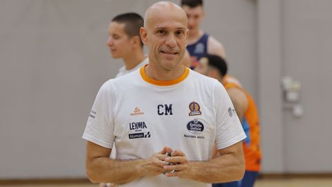 Carles Marco en un entrenamiento con el Leyma B�squet Coru�a.