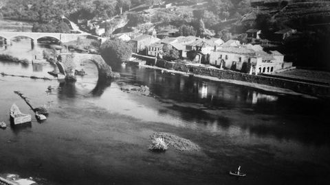 Reproduccin de una fotografa de Pereira del viejo Portomarn