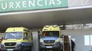 Ambulancias ante el hospital Arquitecto Marcide