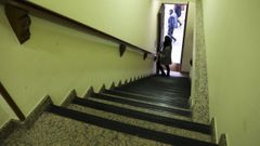 La escalera que es el �nico acceso posible a las oficinas de la Uni�n de Artesanos de Santiago.
