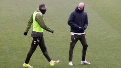 Claudio Gir�ldez y Borja Iglesias, en el entrenamiento de este s�bado en la Cidade Deportiva Afouteza del Celta.