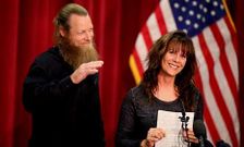 Bob y Jani Bergdahl, durante la conferencia en la que pudieron hablar con su hijo Bowe. 