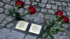 Vilagarc�a coloca os adoqu�ns da memoria