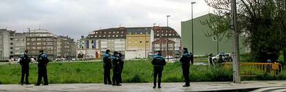 Un nutrido grupo de agentes de la Polic�a Local se desplaz� hasta el lugar de las obras a primera hora de la ma�ana.