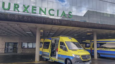 Los gallegos que requieren un ingreso permanecen de media 7,8 d�as hospitalizados, en la foto el CHUS