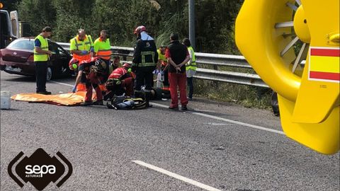 Dos personas resultan heridas en una colisi�n entre dos turismos en Cadavedo (Vald�s)
