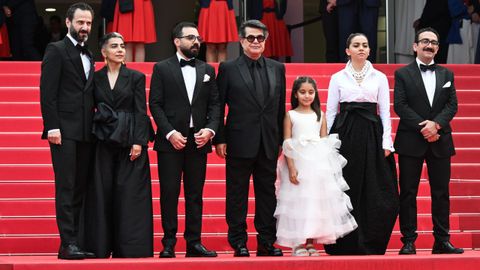 Imagen del elenco de �Un simple accidente� en el Festival de Cannes 2025