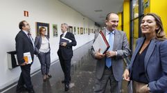 La directora de la EGAP, con los ponentes del debate de ayer.