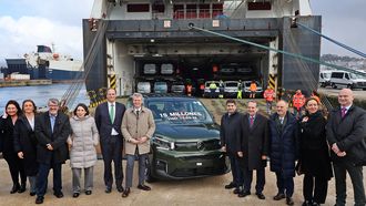 Acto de celebraci&oacute;n del veh&iacute;culo 15 millones en el Puerto de Vigo