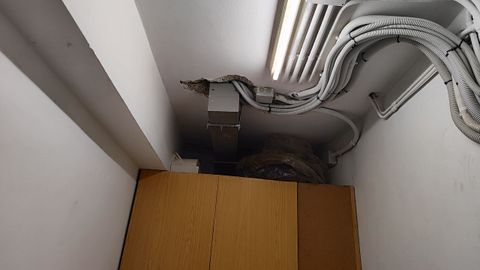 A pesar de las labores de mantenimiento, las deficiencias en el CEIP Pr�cticas resurgen cada curso