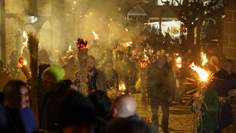 El fuego reina en la Noite dos Fach�s.