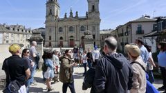 Muchos turistas hasta contrataron guas para disfrutar del patrimonio cultural de la ciudad.