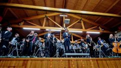 Aunque estaba previsto que la presentaci�n del nuevo director de la banda municipal de Padr�n fuese el 16 de diciembre, por �causas de forza maior� hubo que suspender el concierto, que finalmente se celebr� el d�a 6.