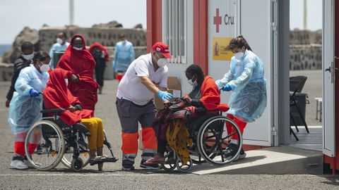 La embarcaci�n rescatada por la Guardamar Polimnia, que ha llegado al puerto de Arrecife
