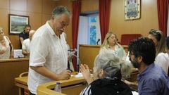 El alcalde, Ángel García Seoane, departe con los concejales socialistas antes de un pleno