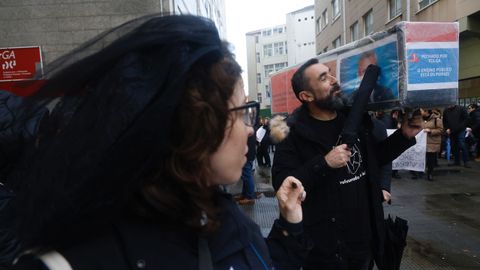 �Marcha f�nebre� por la educaci�n p�blica en Ferrol.