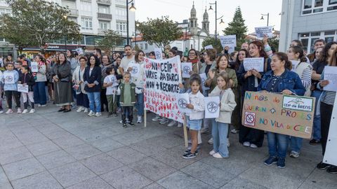 Manifestacin en Cee para protestar por los recortes en el mbito educativo.