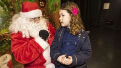 As� fue la visita de Pap� Noel a la Casa da Cultura de Vimianzo