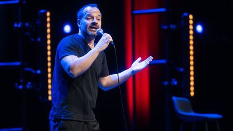 El c�mico �ngel Mart�n presenta un mon�logo en el auditorio Fuxan os Ventos