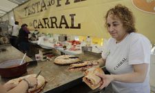 Los bocadillos cardiosaludables volvieron a tener un gran �xito en la Festa do Pan de Carral. 