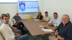 Reuni�n de representantes del Concello de A Laracha y de Suelo Empresarial del Atl�ntico