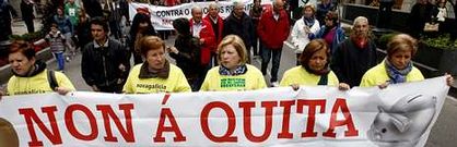 Afectados por las preferentes se sumaron ayer a las movilizaciones por el Primero de Mayo.