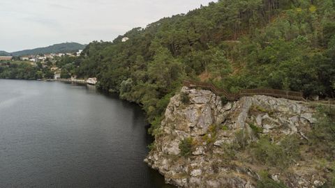 Mirador de O Coto da Pena, sobre el río Miño, en Cortegada.