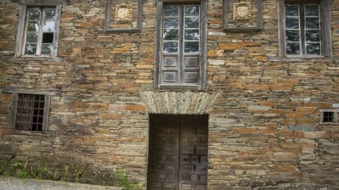 Fachada de la antigua casa rectoral de Santa Mar�a do Mao